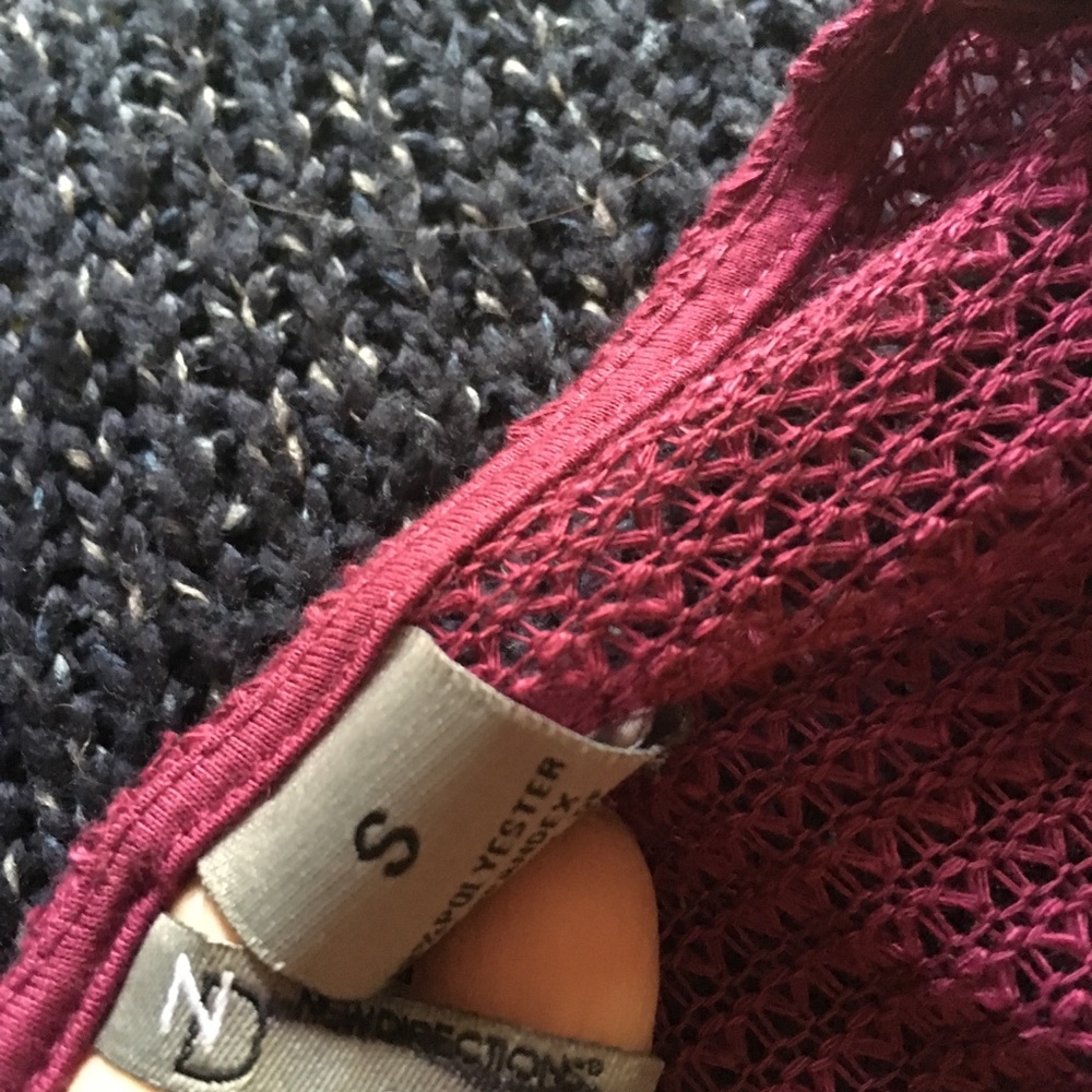 Crotchet with fringe- true color between burgundy